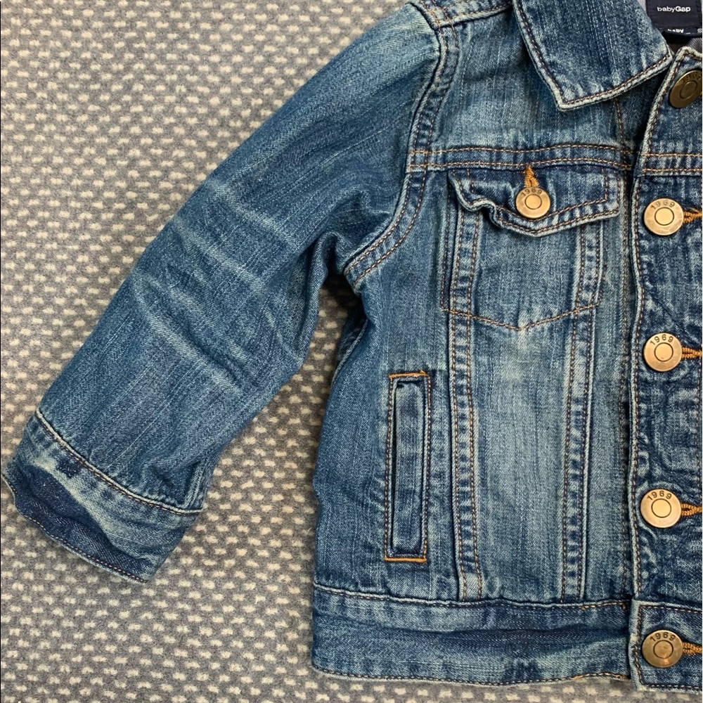 GAP Jean Jacket - Picture 3 of 6